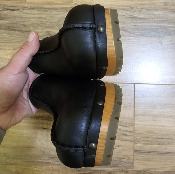 UGG Lanni clog, black, size US 8 - Picture 10 of 12